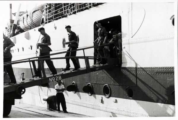 Fusiliers disembarking Empire Halladale Fusiliers disembarking Empire Halladale